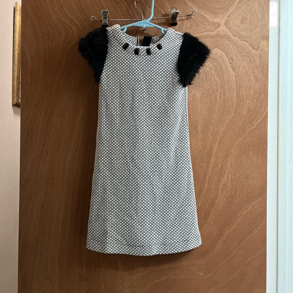 Duex Par Duex Black and White with fur sleeves girl’s size 6 - Picture 1 of 3